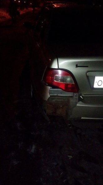 На Киришской 5 пьяный водитель на 10-ке подбил 3 машины моя ( нексия) пострадала больше всех( Чуть н...