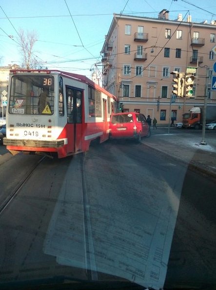 Поворот с трамваем не получился со Смолячкова на Сампсониевский,ДПС на месте