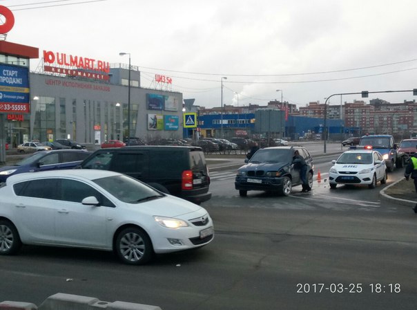 ДТП. BMW х5 и Volkswagen кадди. Перекресток Сизова и Богатырского.