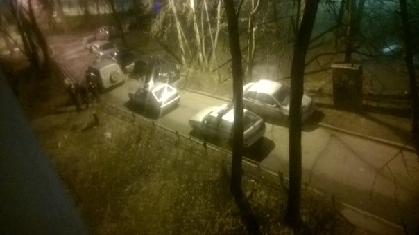 Походу поножовщина, Ул. Солдата Корзуна 18 , полиция очёсывает все подъезды, мужика вроде в живот пы...