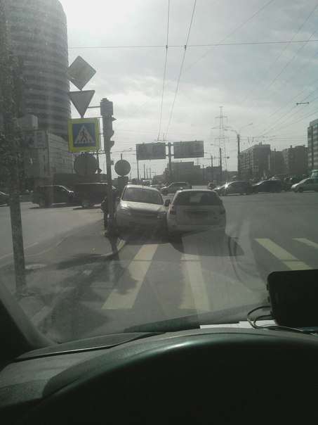 ДТП на перекрёстке Богатырского проспекта и Гаккелевской улицы