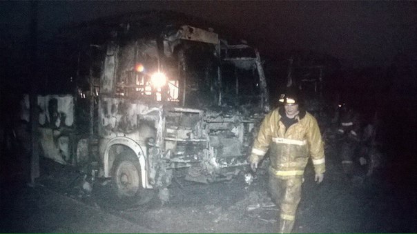 9 автобусов маршрутов 401 и 402 сегодня ночью сгорели. Тем не менее транспортное сообщение с Санкт-П...