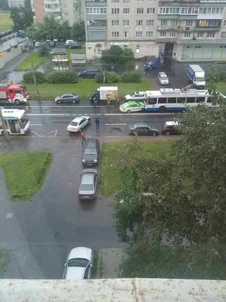 Авария на Будапештской 74 с участием рогатого.