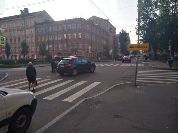 Выезжая с Серпуховской улицы на Клинский проспект Митцубиси не уступил Hyundai