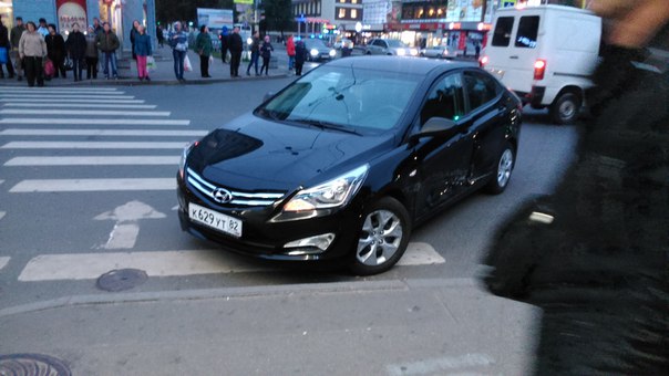 Что случилось непонятно, так как это было полтора часа назад на перекрестке проспекта Елизарова и ул...