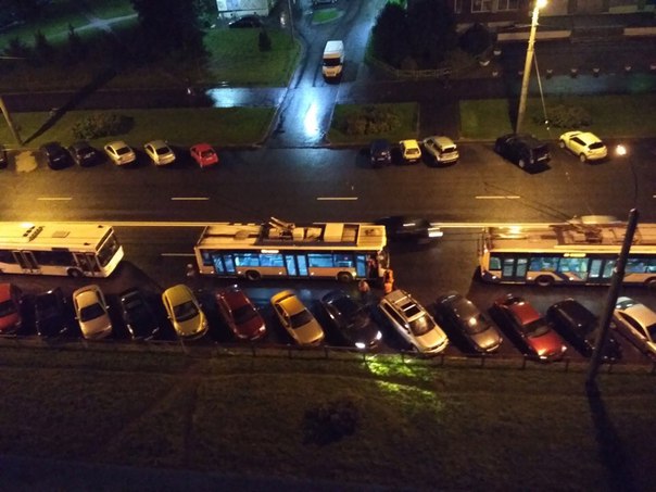 ДТП на Королёва 2.занято 2 ряда, троллейбусы стоят в сторону пионерской!