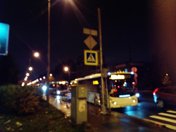 ДТП на углу улиц Седова и Шелгунова. Легковушки объезжают, но скопилось с десяток автобусов, которым...