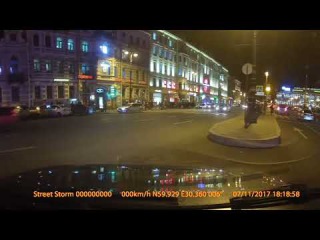 У Московского вокзала (Лиговский пр.) сбили пешехода. Водитель Starex ехал на зеленый, таджик шел на...