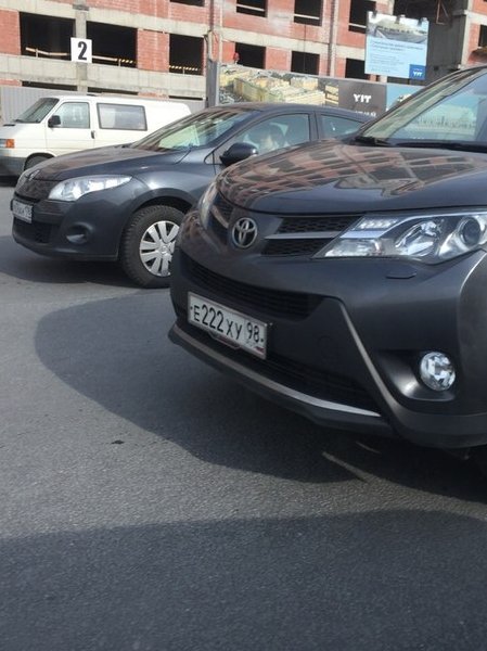 Кия и Toyota притерлись. Время 12:15. Улица Тульская в сторону Суворовского пр-та. Все живы здоровы....