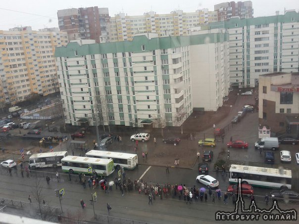 ДТП на М.Казакова полностью перекрыло проезд
