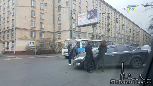 Авария на пересечении Гагарина и Типанова.