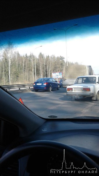 ДТП на Колтушском шоссе, выезд из города, через 200 метров после поста гаи. Свободен только правый р...