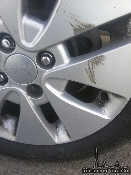 Сегодня ночью на улице Верности возле детского сада у нашей машины пытались снять колеса. Обломили ш...
