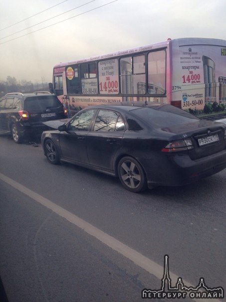 Saab и Subaru. Советский проспект в сторону города.