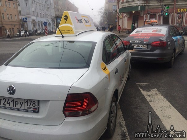 Борьба за клиента у Таксистов на Среднем проспекте В.О.