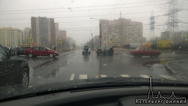 Погода виновата в Аварии на перекрёстке Брестского б-ра и Захарова