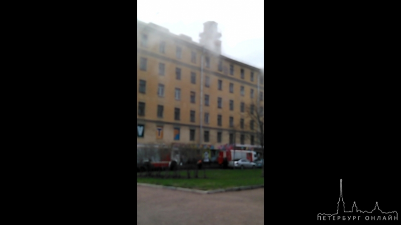 Пожар на углу Рижского пр и ул Циолковского. Движение крайне затруднено.
