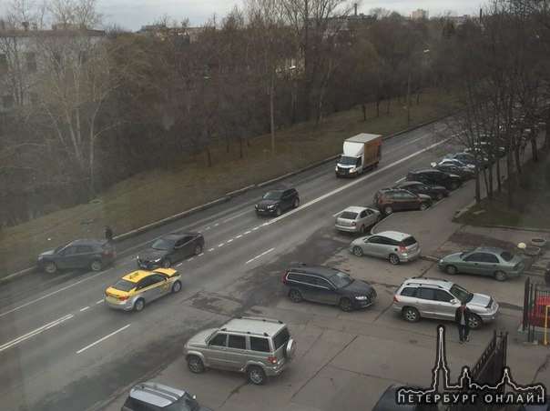 ДТП на набережной р. Волковки, около Вневедомственной охраны.