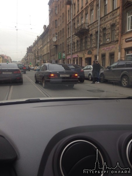 На улице Марата в сторону Невского проспекта ДТП.Mercedes и Renault Меган .собирается пробка.Всем хорош...