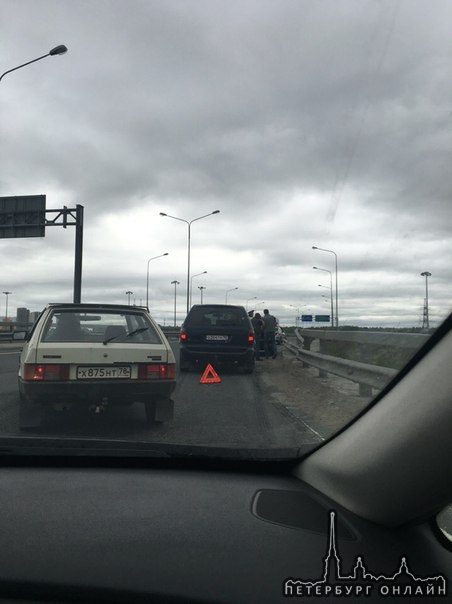 На съезде с КАД (в деревню новая) одна проторанила другую, дпс на месте. Актуально на 09:45.