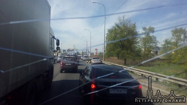 ДТП на московском шоссе пробка почти от поста ГИБДД до виадука