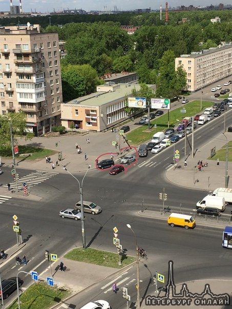 ДТП на Ополчения перед Ленинским, правый поворот будет затруднен