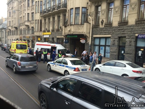 На Куйбышева что то не понятное, вроде не столкнулись, вроде не сбили. В сторону Сампсониевского мос...