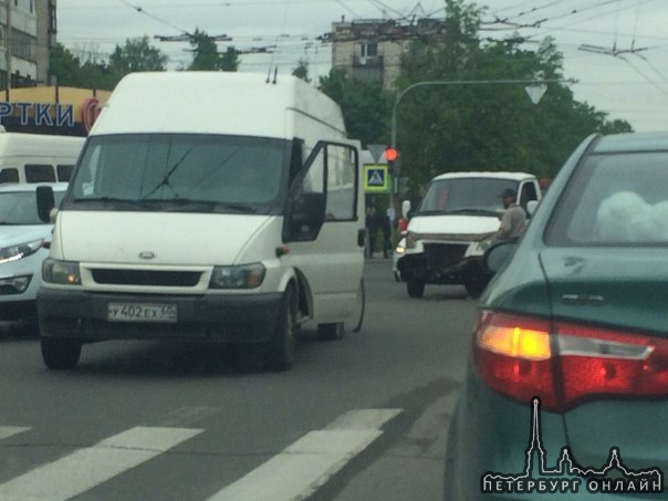 Оторвали Галезе бампер на Шоссе Революции