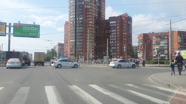 ДТП на перекрестке Луначарского и Культуры. Пробки нет, но мешают.