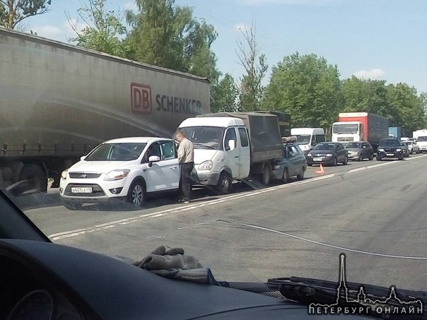 Трио на Мсковском шоссе из города актуально на 11 40,будет пробка