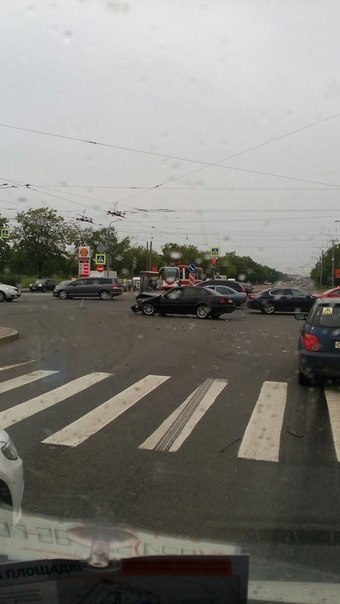 ДТП на перекрестке Фучика и Бухарестской. Службы на месте