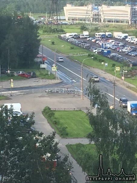 Ранним утром произошло ДТП с пострадавшим на углу Передовиков-Ударников в районе 05:40-05:48.