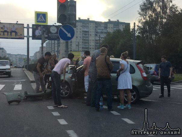 Авария на перекрестке пр Королёва и ул Байконурская. Есть жертвы