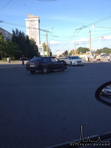 перекрёсток большевиков и подвойского у окея