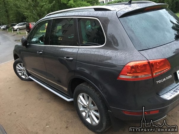 В ночь на 2 июля угнан Volkswagen Туарег с парковки возле дома по адресу Спб, Бухарестская 33/корпу...