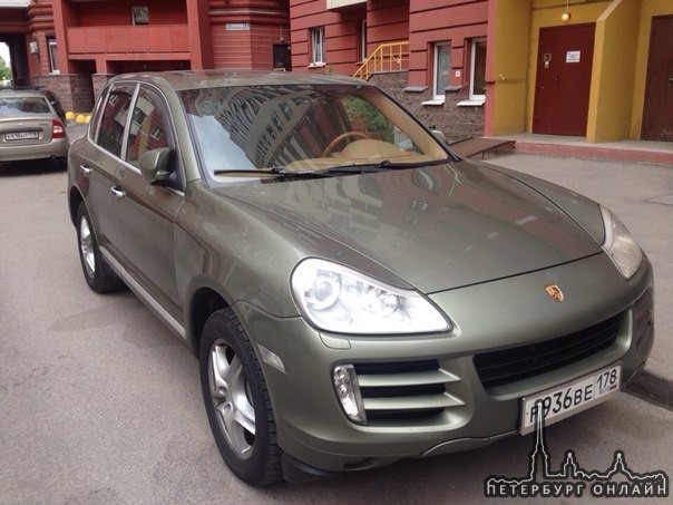 13 июля в 17:17 по адресу : Маршала Новикова был угнан автомобиль Porshe Cayenne S