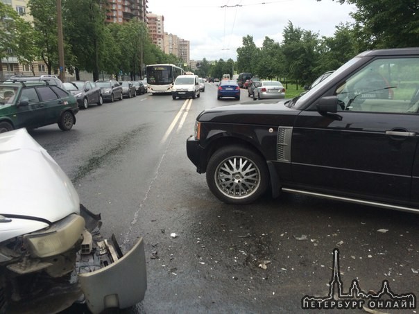 Ищем свидетелей ДТП на проспекте Маршала Тухачевского напротив гостиницы Карелия произошла 06.07 в ...