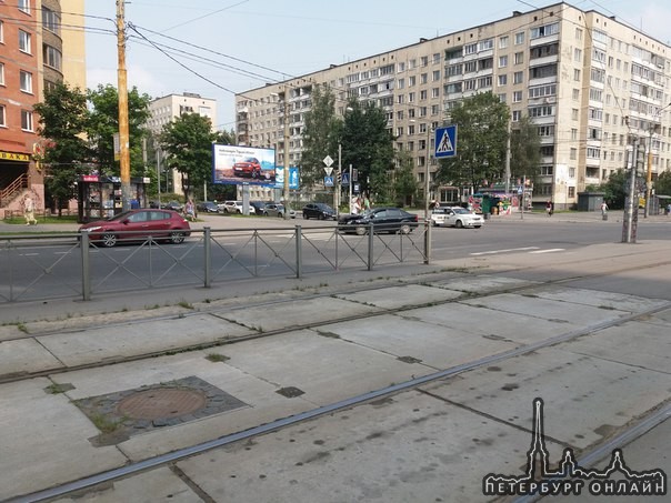 Шевроле Такси и Ford Focus столкнулись на пересечении ул.Есенина и пр.Луначарского