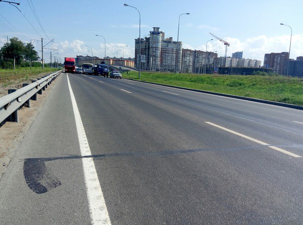 Приморское шоссе заблокировало ДТП в 12:15