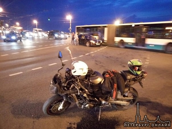 28.07.2016г.примерно около 22:20.Мотоцикл марки Kawasaki двигался по средней полосе дорожного движен...