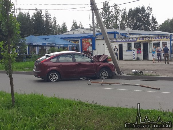 В Металлострое на Железнодорожной, Видимо ехал по встречной, по односторонке. Второй участник за у...