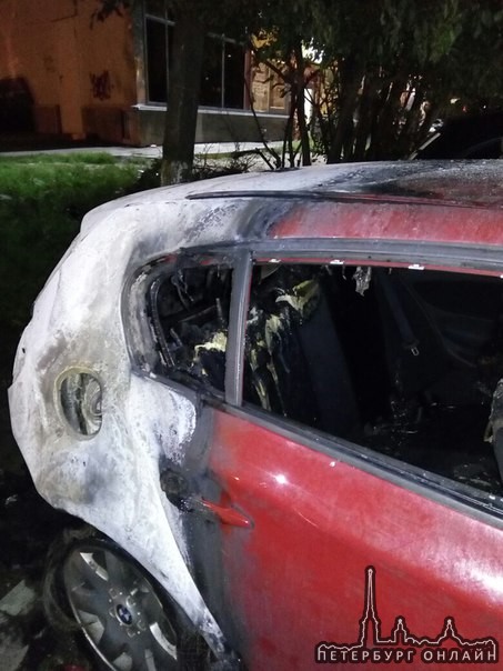 Сегодня ночью на Косыгина д 22 был совершен поджог автомобилей. BMW выгорела до передних сидений. У ...
