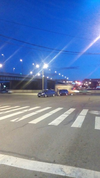 Догонялки на Октябрьской набережной,перед Володарским мостом. Время 22:00
