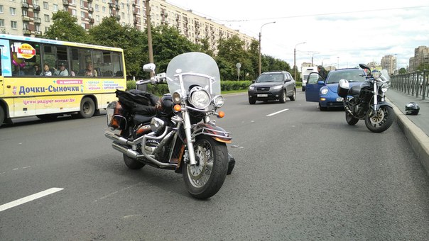 ДТП с мотоциклистом на улице Типанова 24. Около 13.40. Просим откликнуться свидетелей. Поток машин о...