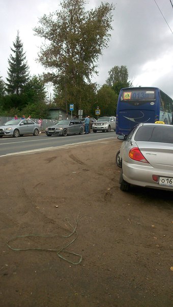 Небольшое ДТП у реки Вуокса, поселок Лосево