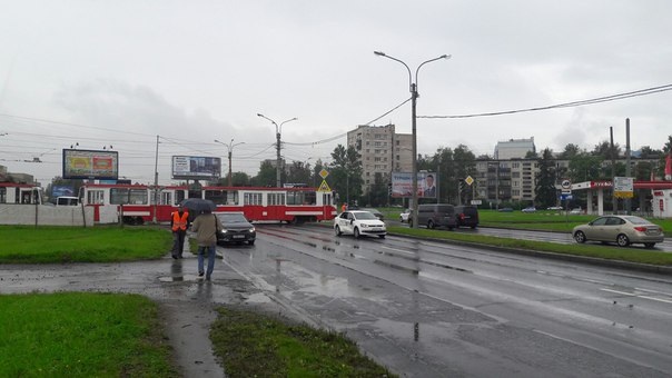 Поло не успел проскочить перед трамваем на улице Руставели на пересечении с пр. Науки -