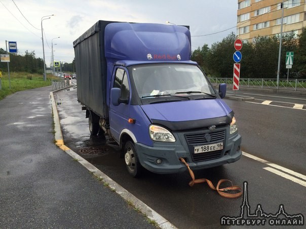 Может выручит кто! Сломался на въезде в Ломоносов с КАДа, отбуксируйтев Володарку, рядом с Новоселье...