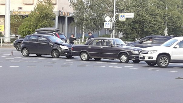 Перекресток Гражданского и Непокоренных. 18:10