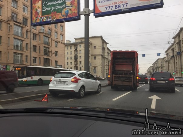 Пересечение ивановской и бабушкина в сторону купчино, володарский мост стоит, актуально на 8.07, слу...