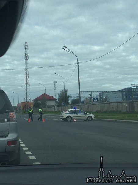 Суздальский от Художников в сторону Энгельс перекрыт. Объезжайте. За фото пардоньте